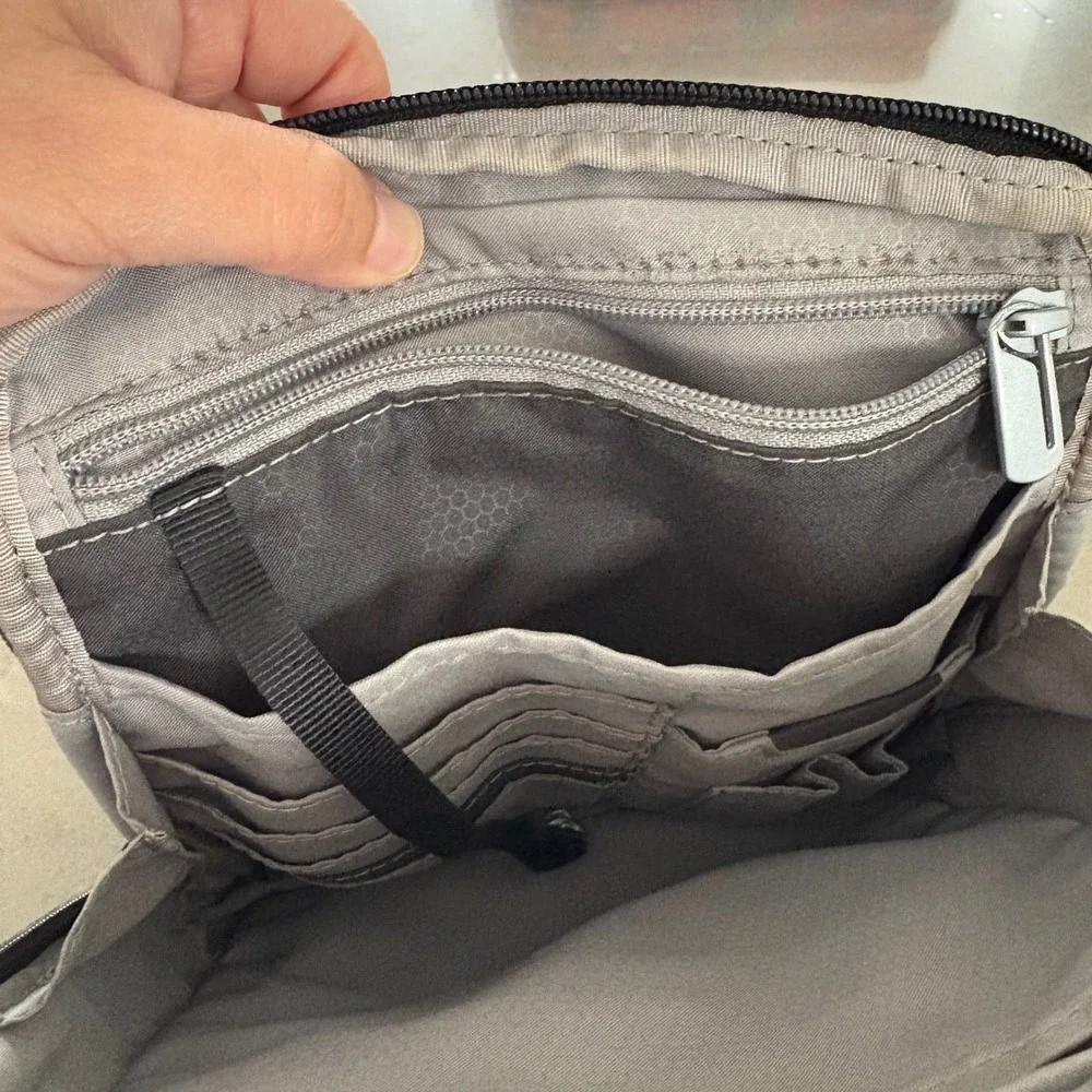 T-Tech by Tumi Black Ballistic Nylon Crossbody Bag Travel Organizer‎ Compact